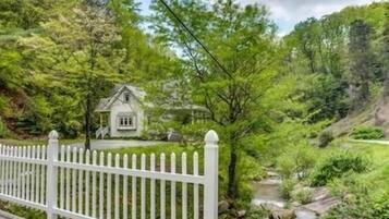 House | Property grounds