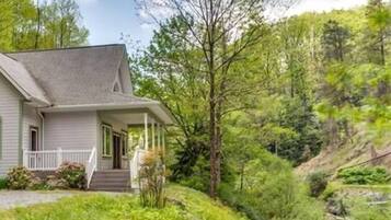 House | Front of property