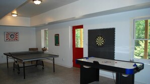 House | Games room - Black "Beary" Cabin Holiday home 3 BestStayz.1 (Hendersonville)