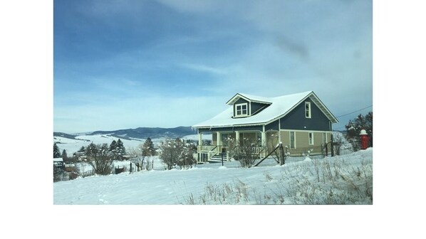 House | Front of property - Charming House On The Hill With Views Of The Anaconda Range Holiday home 2 BestStayz.1 (Philipsburg)