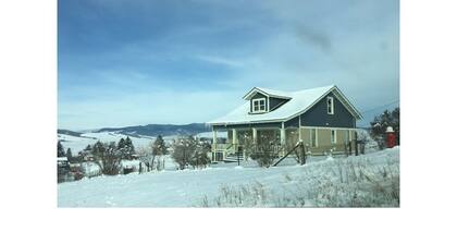 Charming House On The Hill With Views Of The Anaconda Range Holiday home 2 BestStayz.1