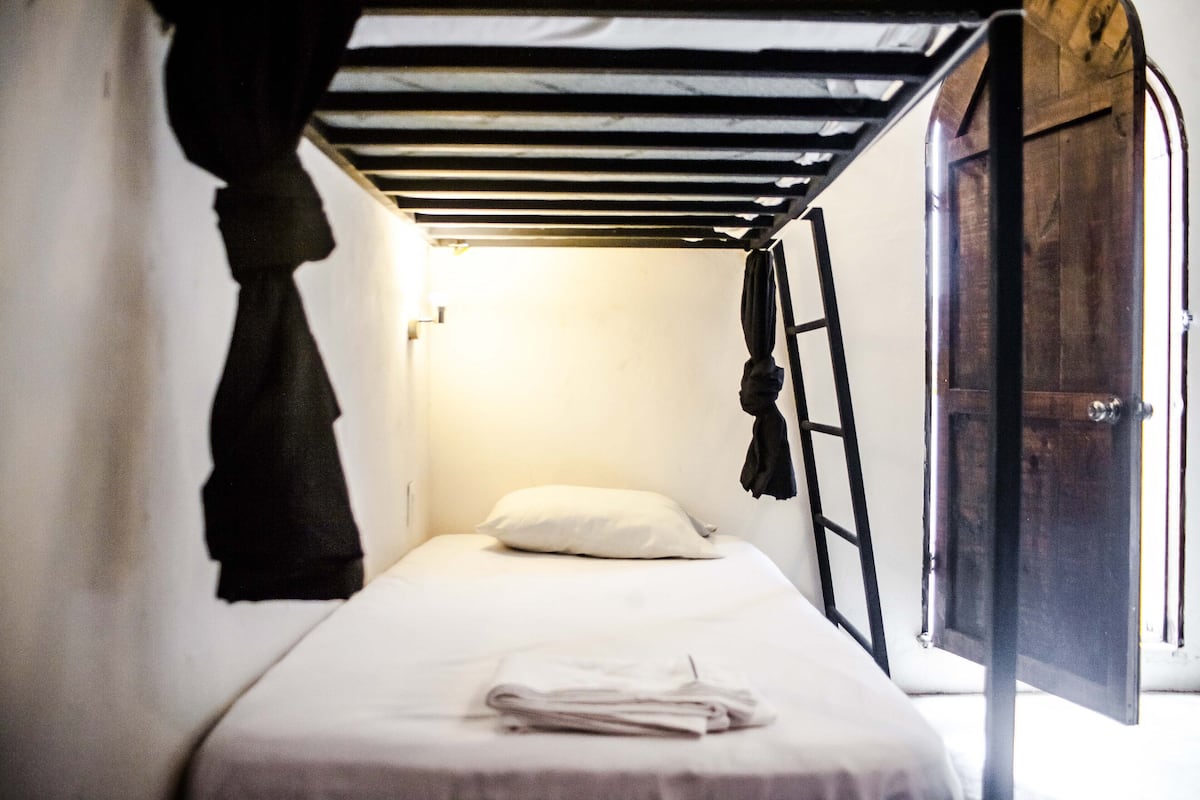 Luxury Shared Dormitory, Mixed Dorm, terrace view, Pool View (Single Bed)