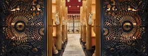 5 restaurants, breakfast, lunch, dinner served; Italian cuisine