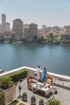 5 restaurants; breakfast, lunch, dinner, and brunch served - The St. Regis Cairo (Cairo)