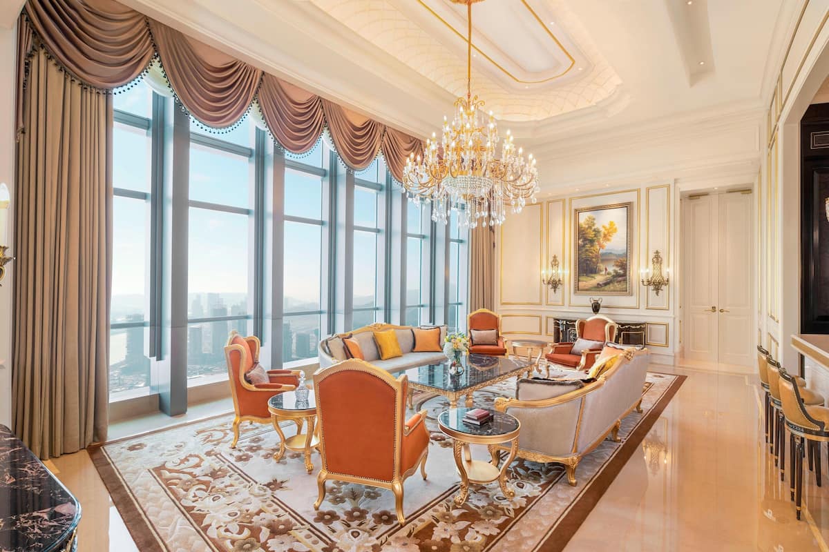 Presidential Suite, 1 Bedroom, Ocean View | Ruang tamu | 46 inci televisyen plasma dengan satelit, TV