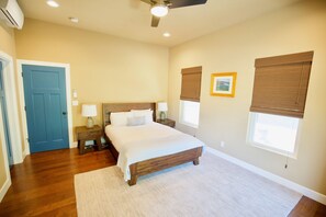 Glenbrook Lodge - Private Creekside Estate