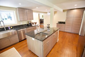 Glenbrook Lodge - Private Creekside Estate | Private kitchen | Mini-fridge, microwave, stovetop, coffee/tea maker - Mandala Springs Wellness Retreat Center (Cobb)