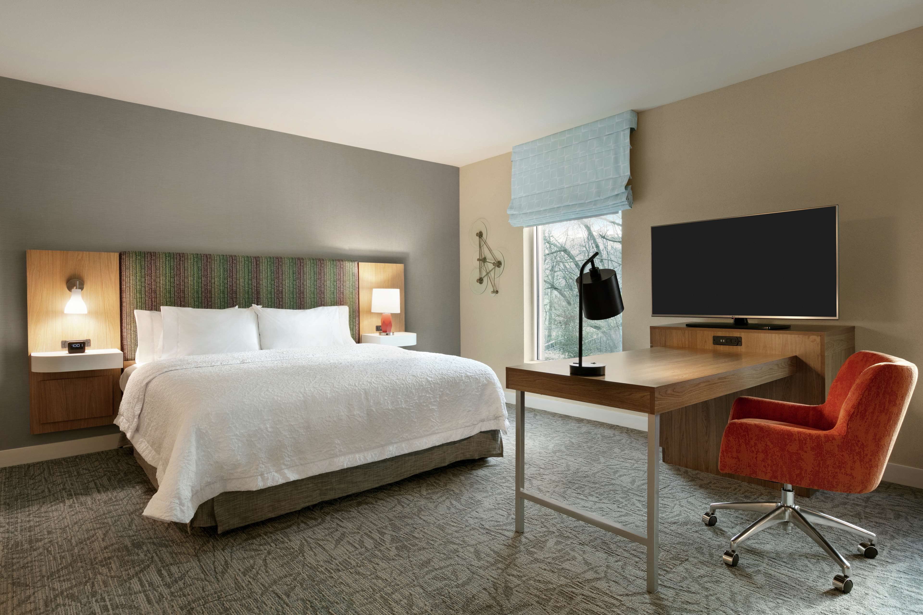 room, 1 king bed, accessible (mobility & hearing) | premium bedding, in-room safe, desk, laptop workspace