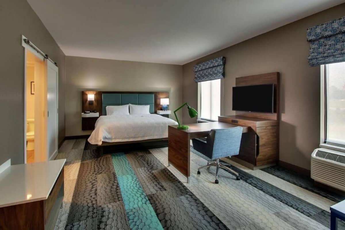 In-room safe, blackout curtains, iron/ironing board, free WiFi
