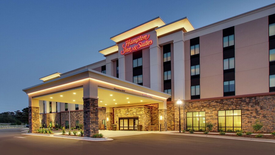 Hampton Inn & Suites Southport