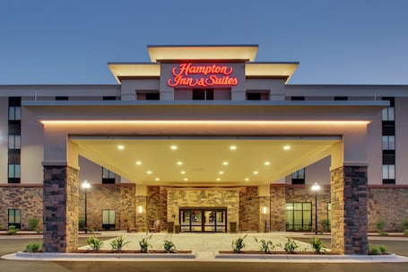 Exterior. Hampton Inn & Suites Southport