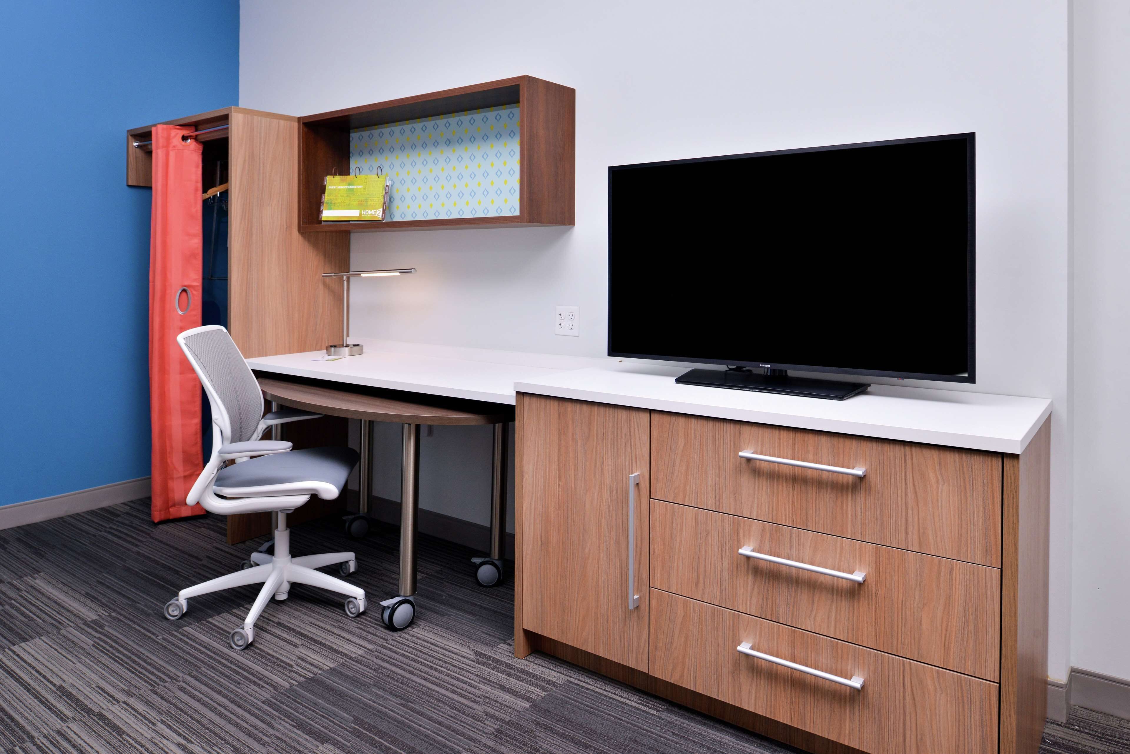 hypo-allergenic bedding, in-room safe, desk, laptop workspace