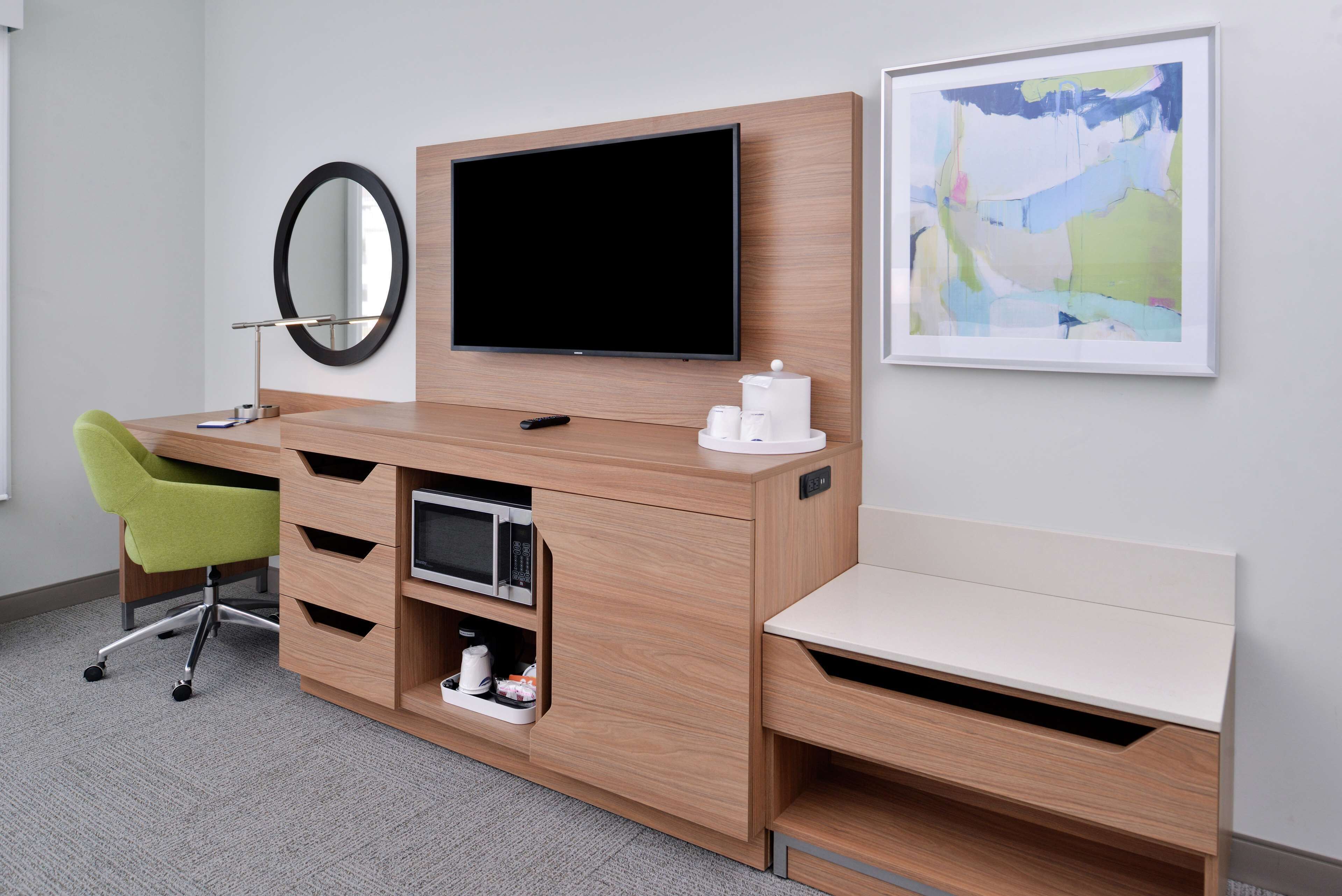 room, 1 king bed, accessible (roll-in shower, mobility & hearing) | in-room safe, laptop workspace, blackout curtains, iron/ironing board