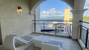 Superior Condo | Terrace/patio