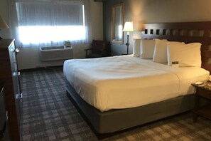 Verdunkelungsvorhänge, Bügeleisen/Bügelbrett, kostenloses WLAN