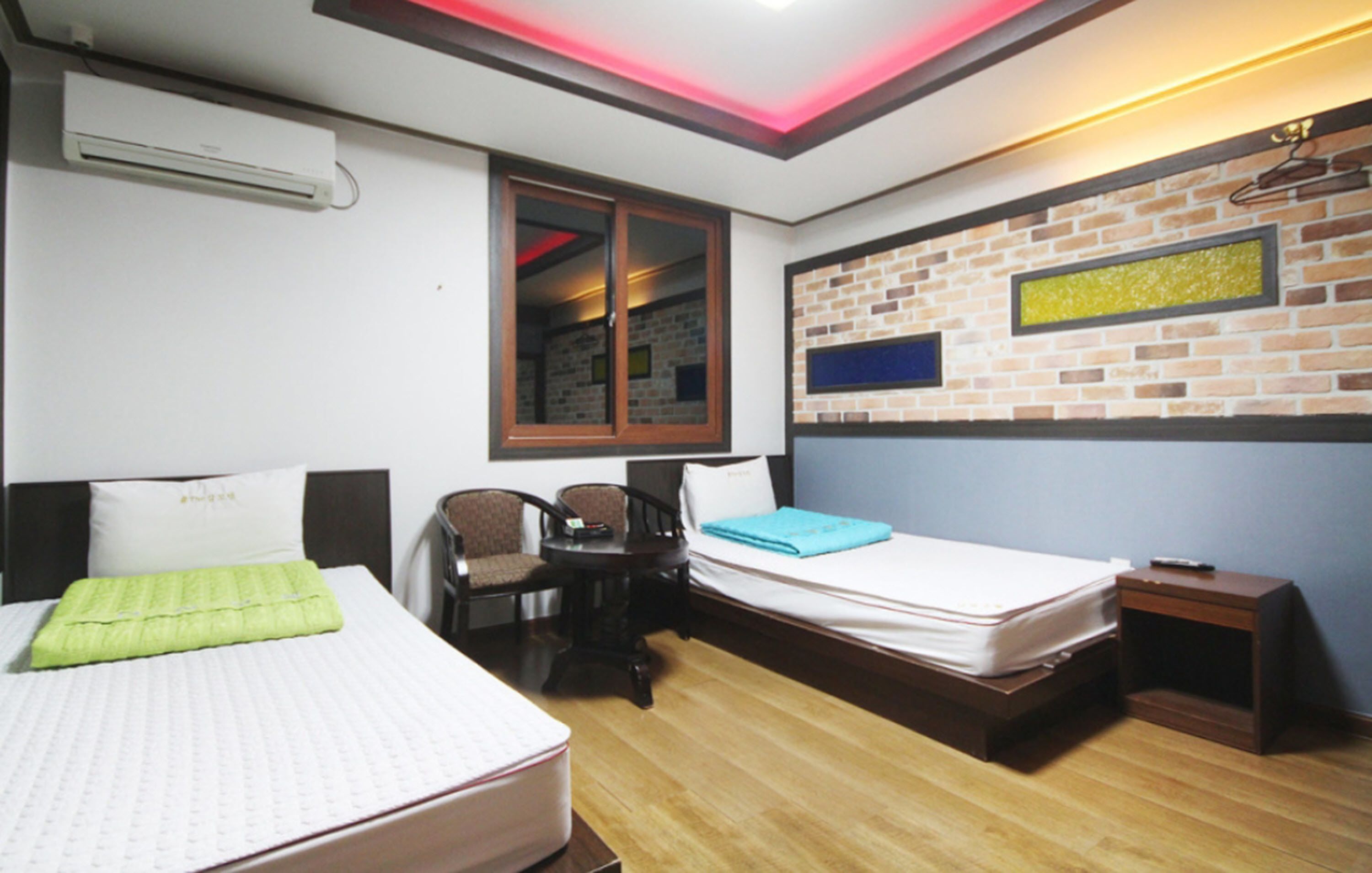 twin room | free wifi