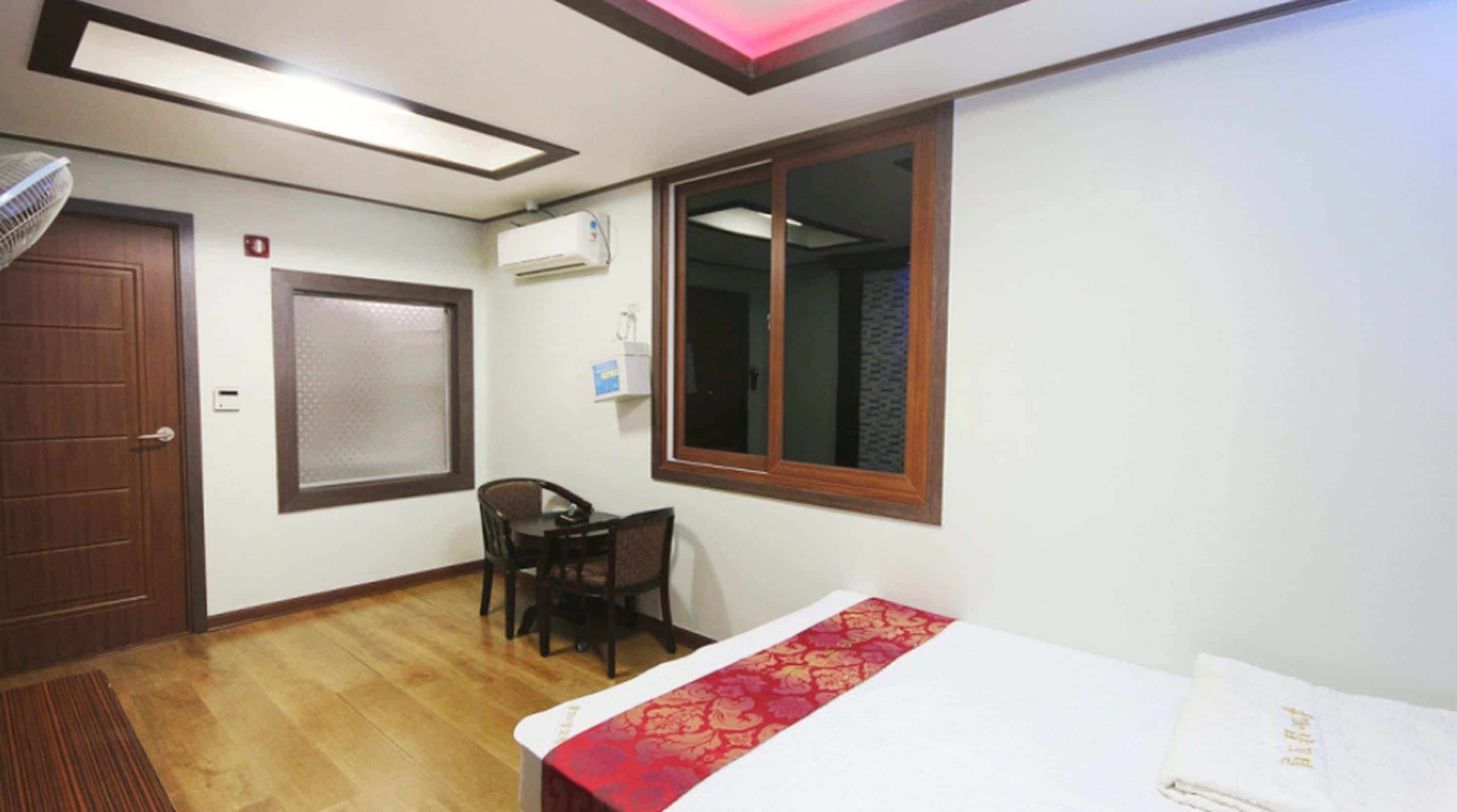 standard double room | free wifi