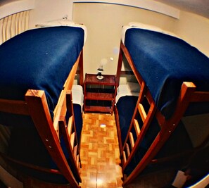 Habitación tradicional | 1 dormitorio, escritorio, wifi gratis y ropa de cama