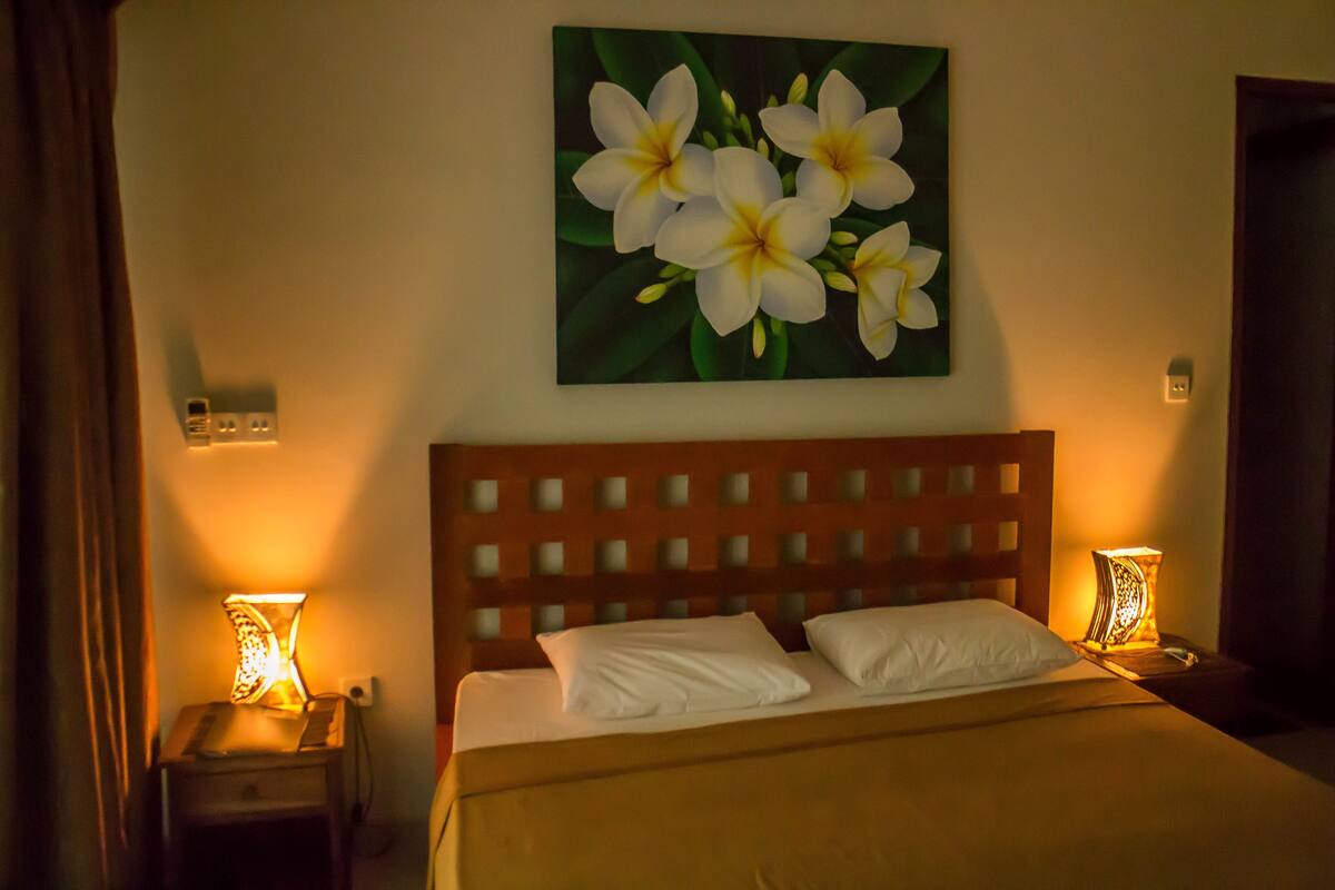 In-room safe, desk, rollaway beds, free WiFi