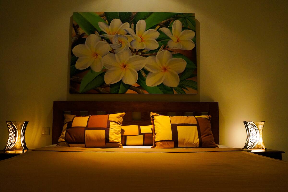 Family Room, 1 King Bed with Sofa bed