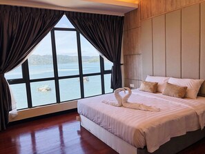 Luxury Condo, 3 Bedrooms, Non Smoking | Desk, iron/ironing board - Pelagos Oceanus (Kota Kinabalu)