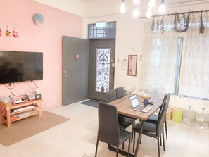 Lobby sitting area - Eddie's House (Ruisui)