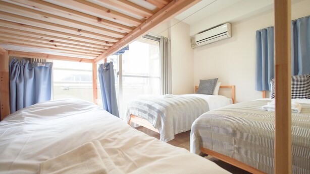 Kamar Quadruple Standar (PH160)