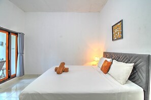 1 bedroom, Frette Italian sheets, pillowtop beds, desk - Ari La Casa (Penida Island)