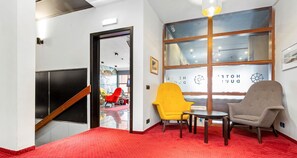 Lobby sitting area - Hotel Duus (Reykjanesbær)
