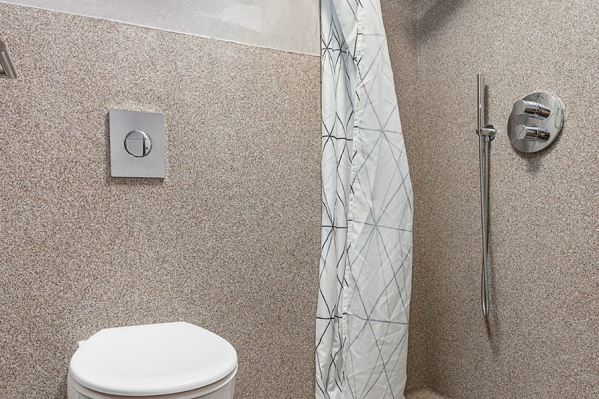 shower, rainfall showerhead, free toiletries, hair dryer