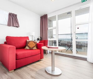 Superior Double or Twin Room, Accessible, Private Bathroom | Hypo-allergenic bedding, in-room safe, desk, laptop workspace - Hotel Duus (Reykjanesbær)