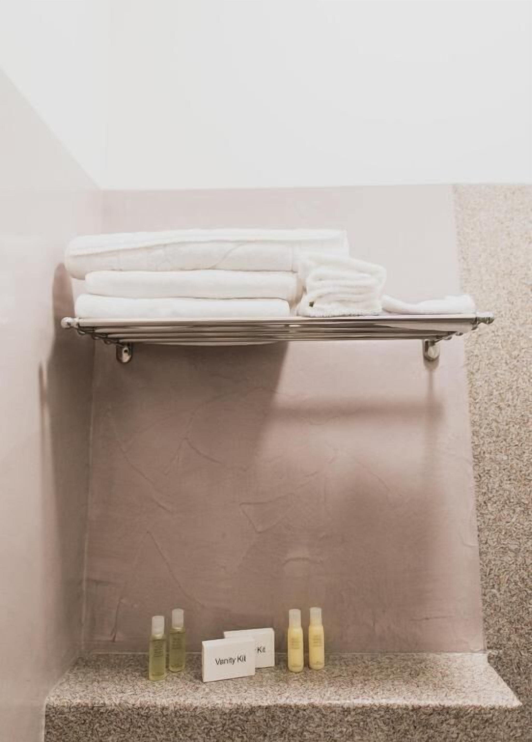 basic double room | 1 bedroom, hypo-allergenic bedding, in-room safe, desk