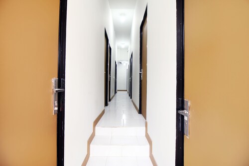 Kamar Keluarga Bandara VII Syariah