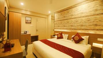 Premium bedding, in-room safe, iron/ironing board, rollaway beds