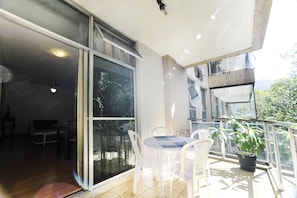 Outdoor dining - ❤Oasis in Gávea | ideal for couples, PUC, South Zone (Gávea)