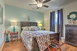 2 bedrooms, iron/ironing board, WiFi, bed sheets - Holston River Area Farm Cabin w/Kayak & Patio (Bristol)