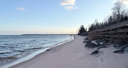 Simple Gifts - A Simple Studio Cabin with Lake Superior Acesss across the Street!