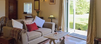 1 bedroom accommodation in Shatterling, near Canterbury