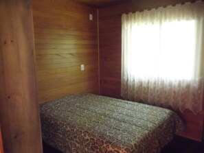 2 bedrooms, bed sheets