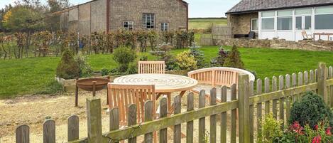 屋外ダイニングエリア