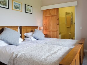 2 bedrooms, free WiFi, bed sheets, wheelchair access - 2 bedroom accommodation in Consett, near Durham (Consett, near Durham)