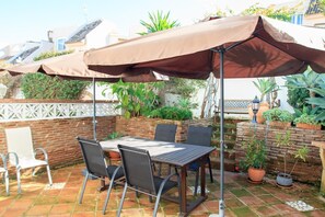 屋外ダイニングエリア