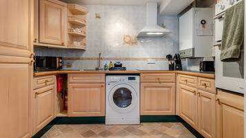 Dishwasher, cookware/dishes/utensils