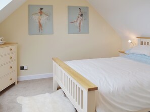 1 bedroom, WiFi (free), bed sheets