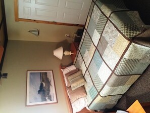 2 bedrooms, WiFi, bed sheets - Willows - 2 Bed/1 Bath Cabin minutes from Downtown La Pointe! (La Pointe)