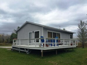 Exterior - Willows - 2 Bed/1 Bath Cabin minutes from Downtown (La Pointe)