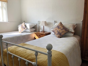 2 quartos, Wi-Fi de cortesia, roupa de cama
