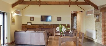3 bedroom accommodation in Cwmbach, near Whitland