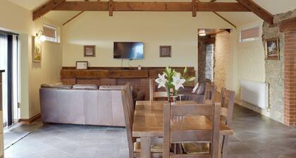 3 Schlafzimmer Unterkunft in Cwmbach, near Whitland