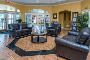 Lobby - Affordable rental in Emerald Island Resort, 3 miles or 5 min 2 Disney (Kissimmee)